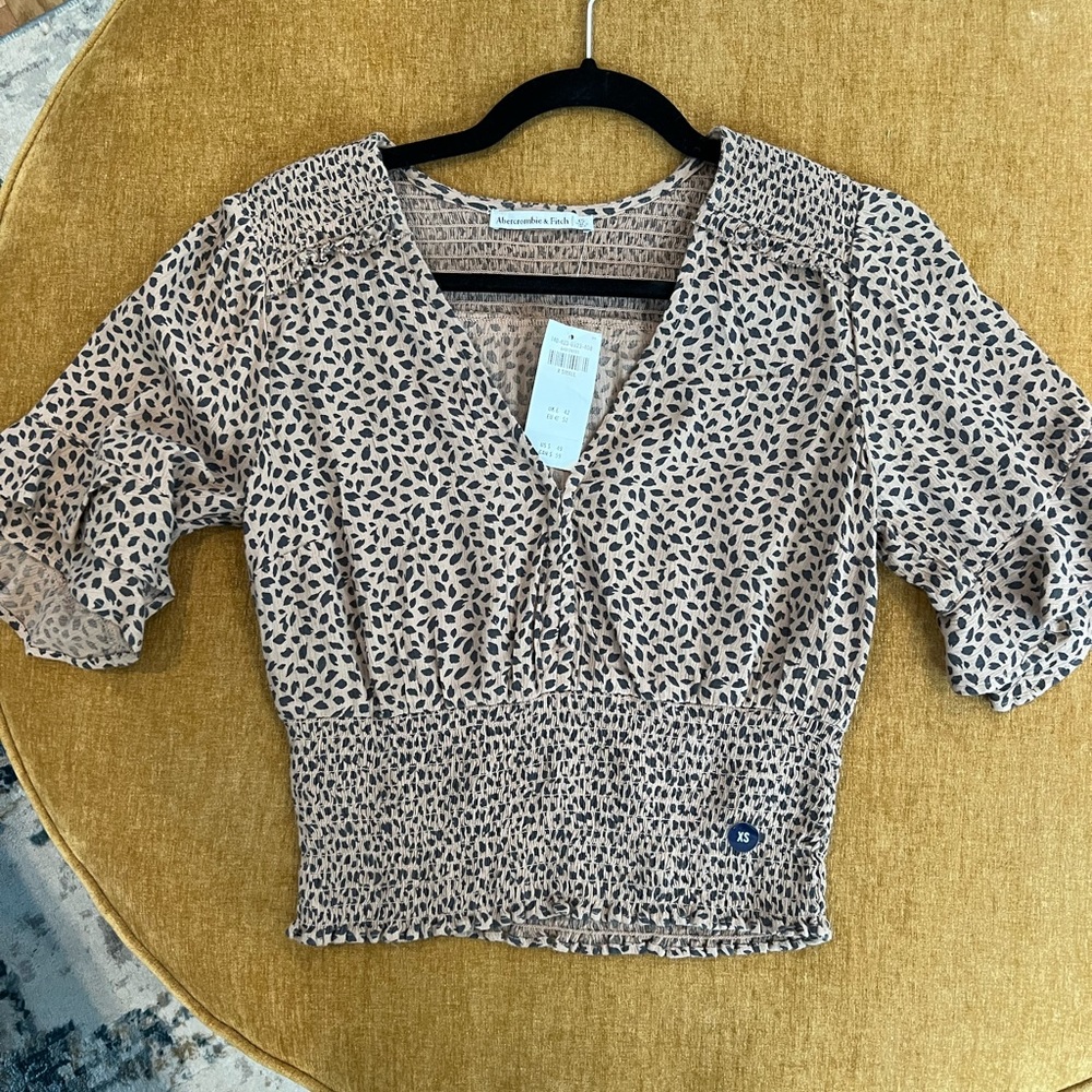 Abercrombie & Fitch XS Short-Sleeve Smocked-Waist Top
